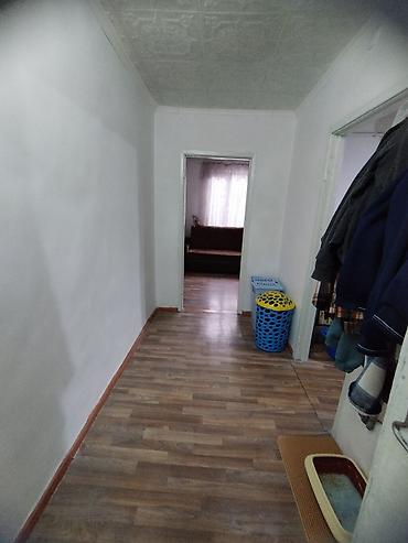Продажа полдома: Продаю дом барачного типа,дом на три хозяина,у всех раздельные — 15