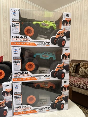 игрушечные мусоровозы: Внедорожник Road Shaker 4WD – это радиоуправляемая игрушка