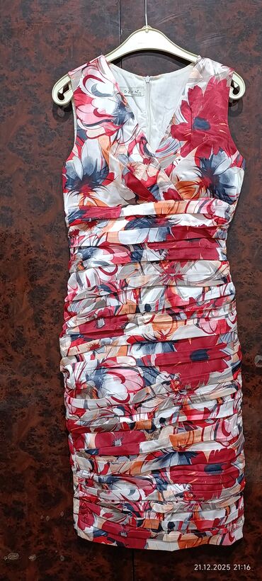 Kokteyl donlar: 5-4 manatdan gündelik ve ziyafet geyimleri. Hamisi kiçik ölçülərdi — 8