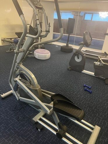 qaçış lenti: Peşəkar ev-fitnes avadanlıqları dəsti - Elliptik trenajor: E‑Glide