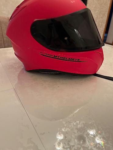 mt 82: MT helmets mat qırmızıdır vizorunda cızığ yoxdur demək olar. Üstündə — 3