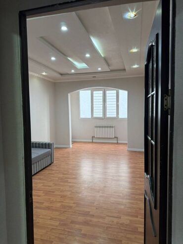 3 комнатная квартира 104 серии бишкек: 2 комнаты, 67 м², 106 серия, 7 этаж, Евроремонт