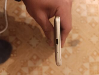 телефоны редми 12: Redmi, Redmi 6A, Колдонулган, 16 ГБ, түсү - Сары, 2 SIM