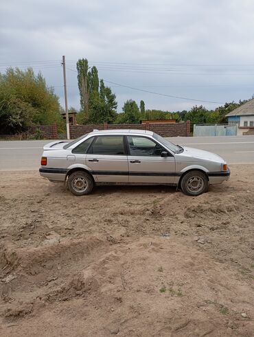 тюнинг на авто: Volkswagen Passat: 1990 г., 1.8 л, Механика, Бензин, Седан