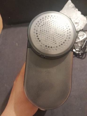 Ostali kućni aparati: Električni aparat za uklanjanje mucica i dlačica sa odeće (lint — 7