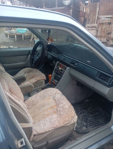 Mercedes-Benz: Mercedes-Benz W124: 1988 г., 2.3 л, Механика, Бензин, Седан — 10