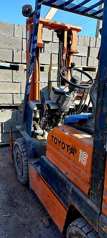 вилочный погрузчик бу: Погрузчик, Toyota, Колесный, Вилочный — 7