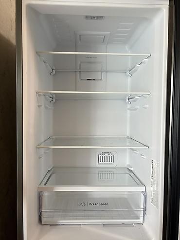 yeni soyducu: Yeni 2 qapılı Indesit Soyuducu Satılır, rəng - Boz, Dolab içi — 3