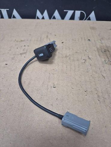 UTICNICA USB ZA HONDA CIVIC OD 2012. DO 2016. GOD