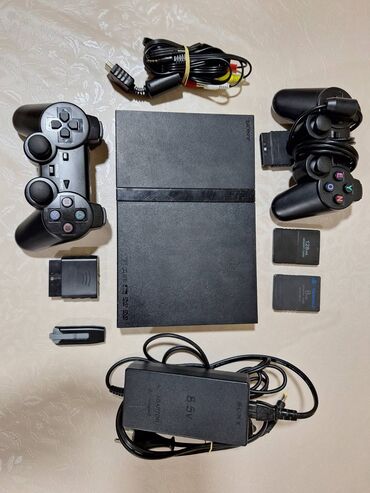 PS2 & PS1 (Sony PlayStation 2 & 1): Potpuno ispravan sony playstation 2 slim.Dva dzojstika (jedan se
