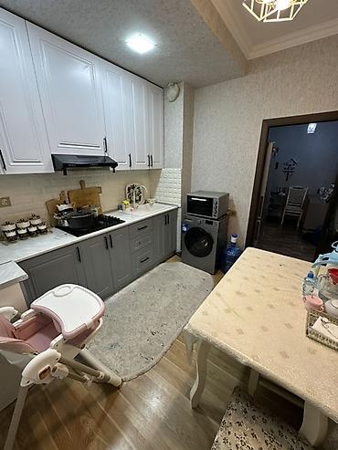 Yeni tikili: Təsvir: - Zövqlə dizayn olunmuş mənzil. Geniş dəhlizdən iki otağa və — 4