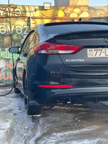 Hyundai: Hyundai Elantra: 0.2 l | 2017 il Sedan — 5