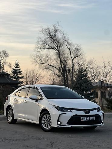 Toyota: Toyota Corolla: 2021 г., 1.8 л, Вариатор, Гибрид, Седан — 3