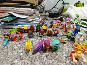 Oyuncaqlar: Kinder və oyuncaqlar hərəsi 2azn Ən az 10 AZN lik alış verişde — 8