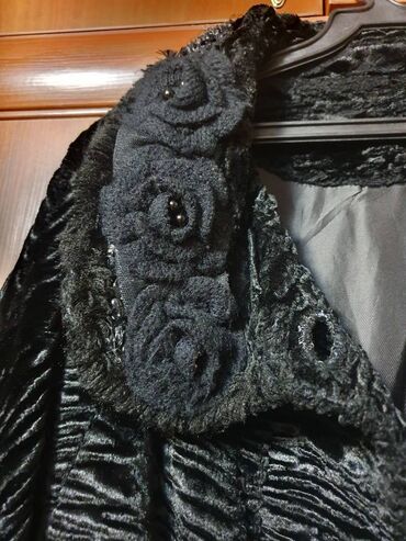 Шубы: Продаем новую полушубку из каракуля . Проиводство Южная Корея. Размер — 7