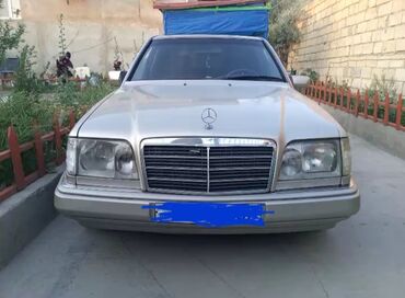 mersədes: Mercedes-Benz E 220: 2.2 l | 1995 il Sedan