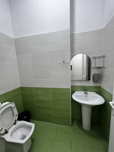 Otel və hostellər: Hostel içəri şəhər metrosunun tam yanında yerləşir. Hər günlük — 9