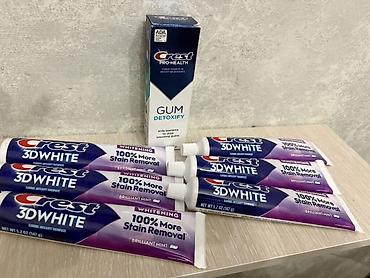 Гигиена и ароматизаторы: Зубная паста Crest 3D White и Crest Pro-Health Gum Detoxify. В наборе — 1