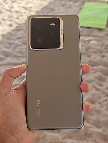 2 gb: Realme GT 7 Pro, Б/у, 256 ГБ, цвет - Серый, 2 SIM — 1
