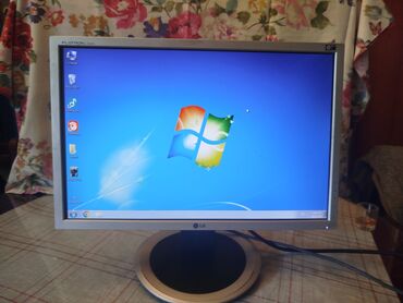 Monitori: LCD LG monitor za desktop racunar, kompjuter. Ispravan. Bez kablova na lalafo.rs — 1 Monitori: LCD LG monitor za desktop racunar, kompjuter. Ispravan. Bez kablova — 1