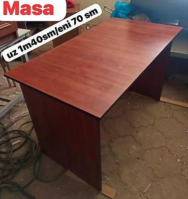 komputer oturacağı: Masa – klassik dizaynlı, taxta teksturalı iş/oxu masası. Ölçülər — 1
