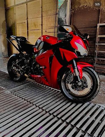 хонда сбр 600 рр: Спортивный мотоцикл Honda CBR 1000RR 2008 года REST Fireblade (серия — 3