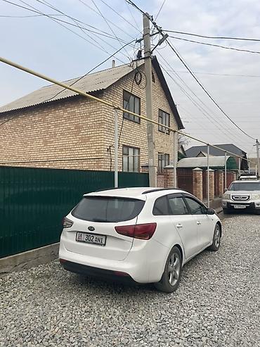 Kia Ceed: 2015 г., 1.4 л, Механика, Бензин, Универсал