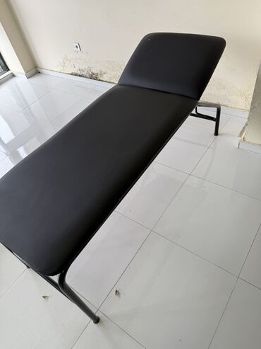 uz qaş stolu: Нескладной, цвет - Черный