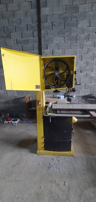 ножовка по дереву: Тактай тилүүчү станок ЧПУсуз, Тасма, Колдонулган