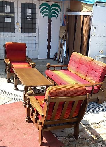 sofa od crne kože: Kreveti od 8500din do 15500din.ima i polovan nameštaj zemun — 9