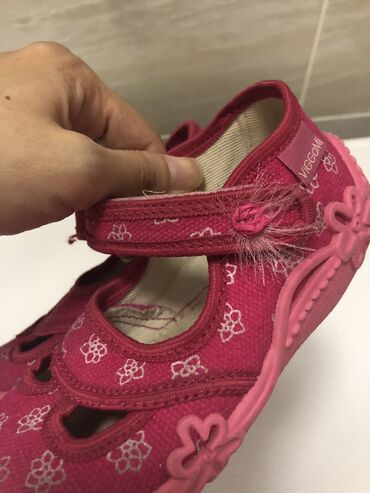 Игрушки: Очень в хорошем состоянии! Б/У,Одевали пару раз! Можно стирать в — 8