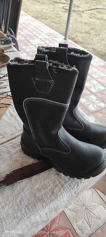 Botinkalar: Qış üçün isti iş çəkmələri - Material: qalın, möhkəm qara dəriyə — 4
