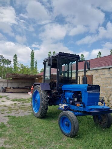 işlənmiş traktor: Tam idial iş üsdündə traxtordu. öz adımadı tək 3.500 deyirəm isdiyən
