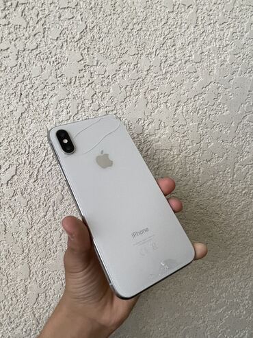 Apple iPhone: IPhone X, Б/у, 64 ГБ, Белый, Защитное стекло, Чехол, 75 %