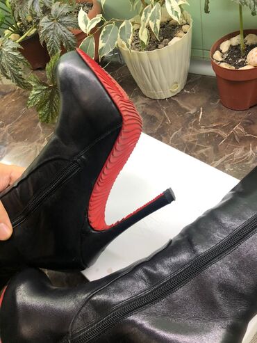 Çəkmələr: Çəkmə, Ölçü: 38, rəng - Qara, İşlənmiş — 11