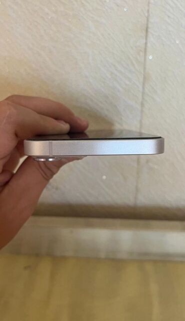 Apple iPhone: IPhone 13, 128 GB, Gümüşü, Zəmanət, Face ID, Sənədlərlə