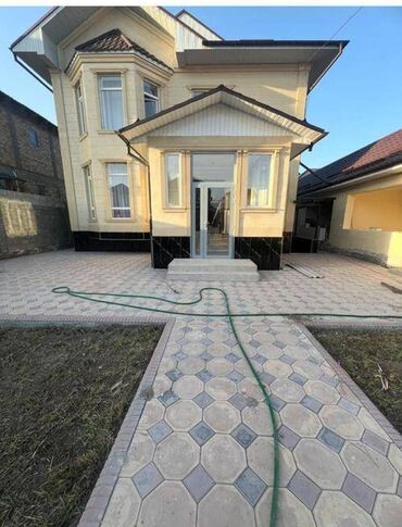 васток 5 дом: 300 кв. м, 10 бөлмө, Жылытылган, Брондолгон эшиктер, Балкон айнектелген