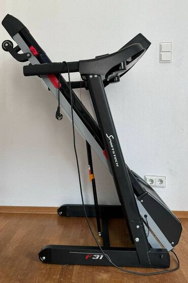 farmerice crnoj boji kvalitetne: SportsTech Foldable Treadmill - F31 detaljne informacije o proizvodu