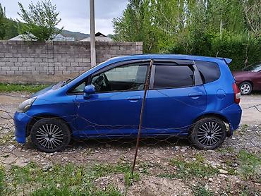 Honda: Honda Fit: 2003 г., 1.3 л, Вариатор — 6