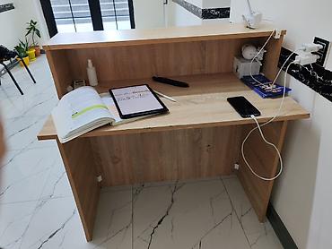 ofis kreslosi: Laminatdan hazırlanmış resepsiyon/registrasiya masası. - Təbii ağac — 2