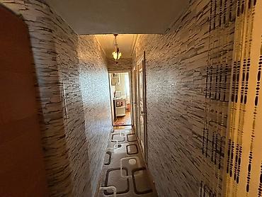 Uzunmüddətli kirayə mənzillər: Təcili satılır. Mənzilin təsviri: - İşıqlı və səliqəli planlı mənzil — 12