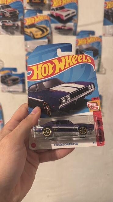 стоимость старых бумажных денег: Dodge, 2025 il, 1:64, Dəmir