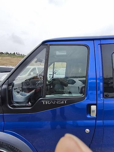 Ford: Ford Transit mikroavtobus Xüsusiyyətlər: - Kuzov: qısa bazalı, 4/5 — 1