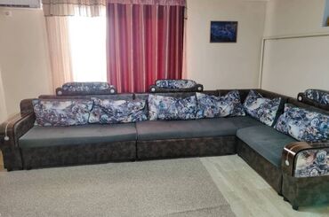 Диваны: Продаю диван трансформер длина 5 метров состоит из 4 частей