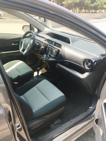 Toyota: Toyota Prius: 1.5 l | 2015 il Hetçbek — 4