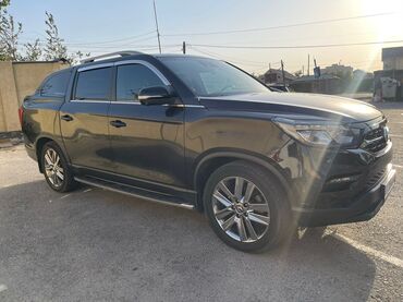 Другие автомобили: Черный (рамный) внедорожник Rexton 2019г. 2.2 турбо дизель. Камеры — 6