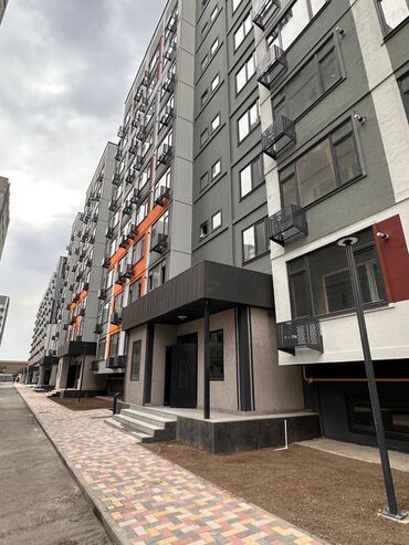 продаю дом под бизнес кызыл аскер бишкеке: 1 бөлмө, 48 кв. м, 106-серия жакшыртылган, 2 кабат, Евроремонт