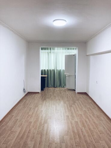 срочно продаётся 1 комнатная квартира в районе шлагбаум по улице кенсуйская 17: Сдается студия/комната с отдельной кухонной зоной, на физприборах (