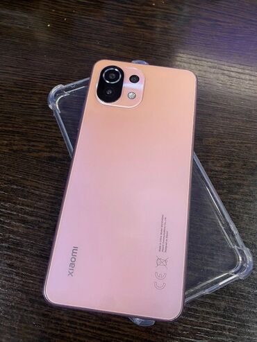 телефон меняю: Xiaomi Mi 11 Lite | 128 ГБ | цвет - Розовый 
| Чехол