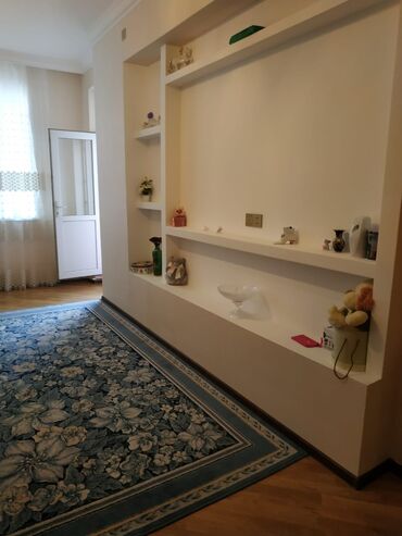 Uzunmüddətli kirayə mənzillər: Badamdar Bazar Storun ustunde 2 otag 17/8 menzil kiraye verilir — 8